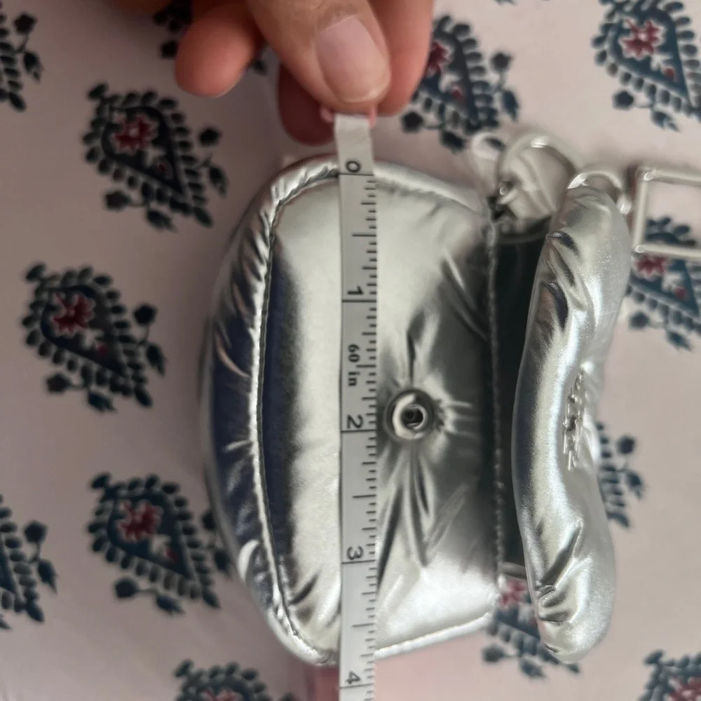 TORY BURCH• Silver Puffy Card Holder/airpod holder - Picture 11 of 11